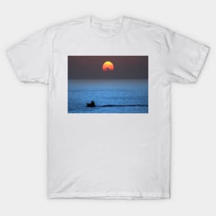 SOUTH CHINA SEA , BEAUTIFUL SUNSET; MAGICAL MOMENT T-Shirt